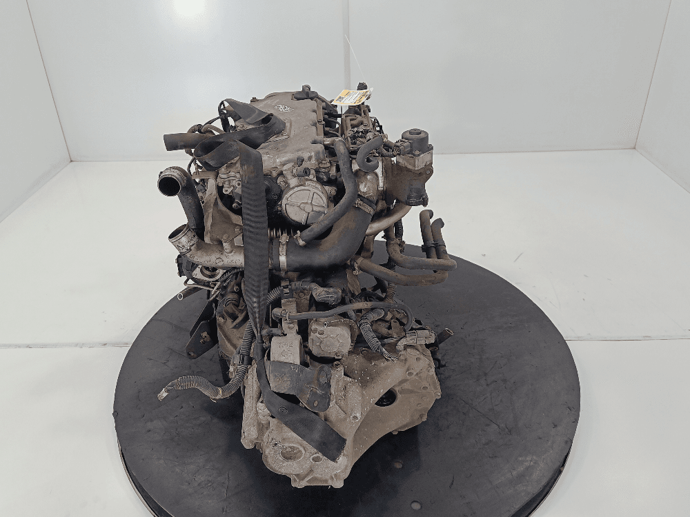 Двигатель к Nissan  Almera Tino (00-06)