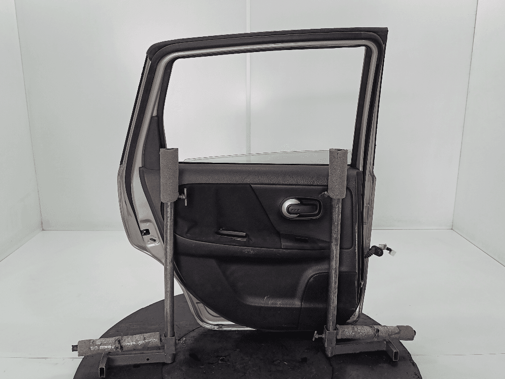 Дверь задняя левая к Nissan  Note E11 (05-09)
