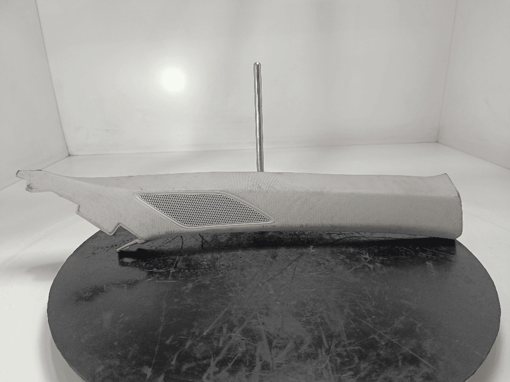 Обшивка стойки передней правой к Volkswagen Touareg 3 (18-24)