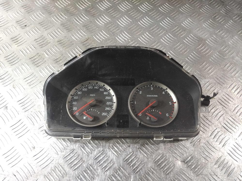 Щиток приборов (приборная панель) к Volvo V50 (03-10)