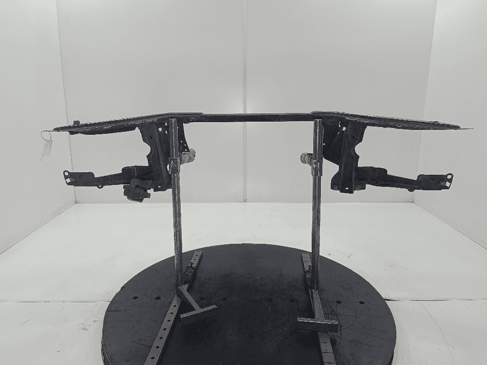 Передняя панель крепления облицовки (телевизор) к BMW X5 E53 Рестайлинг (03-06)