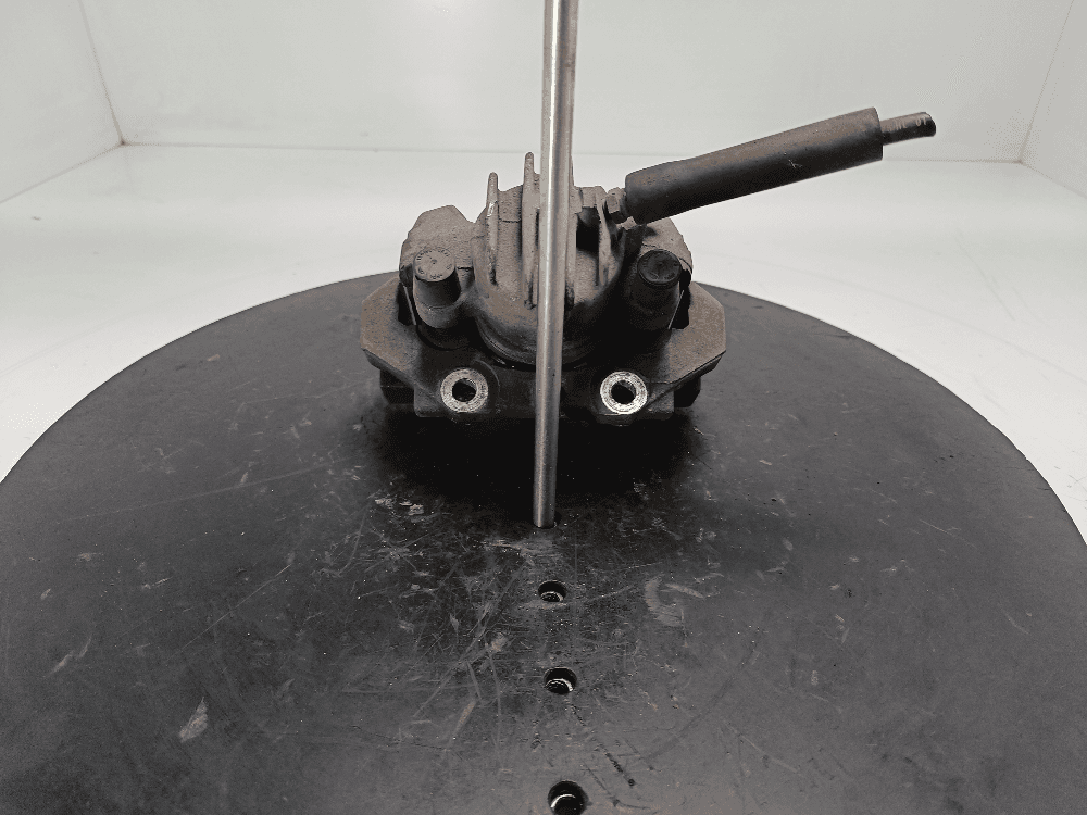 Суппорт передний правый к Citroen C4 2 (10-16)