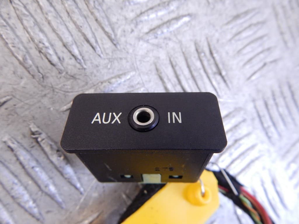 Разъем AUX / USB к BMW X5 E70 (06-10)