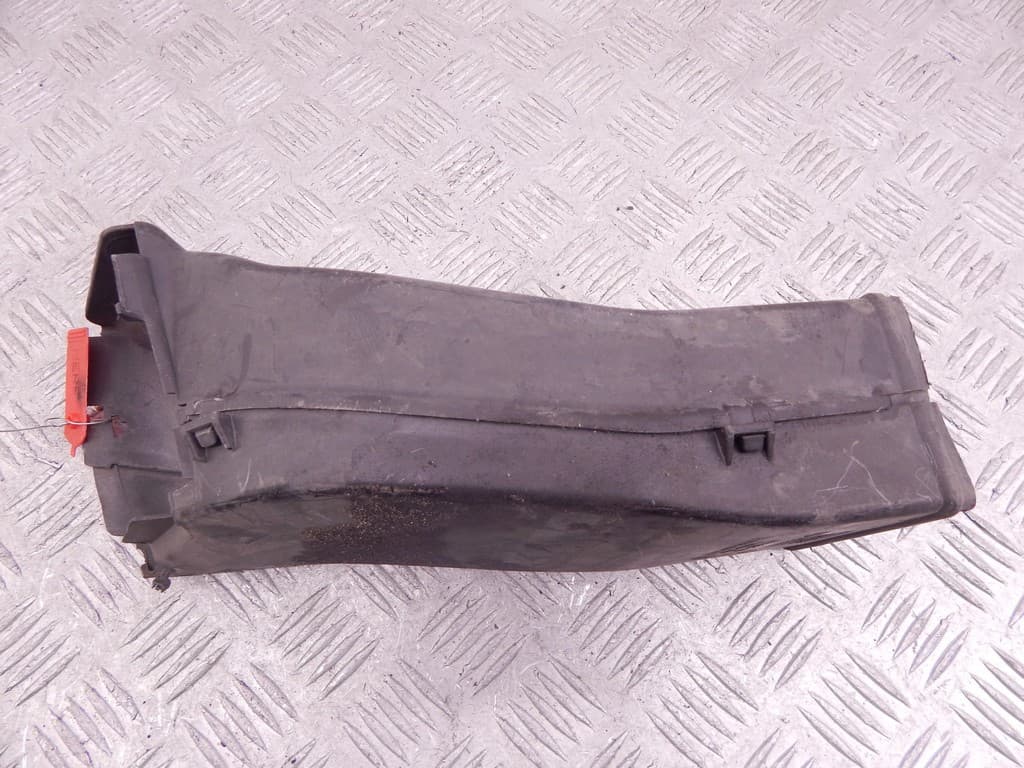 Воздуховод тормозной правый к BMW 5 E39 Рестайлинг (00-04)