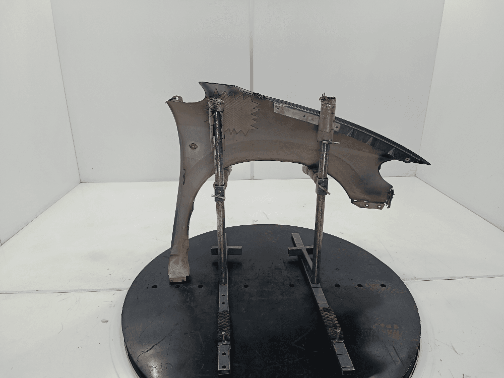 Крыло переднее левое к Chrysler Voyager 4 (01-04)