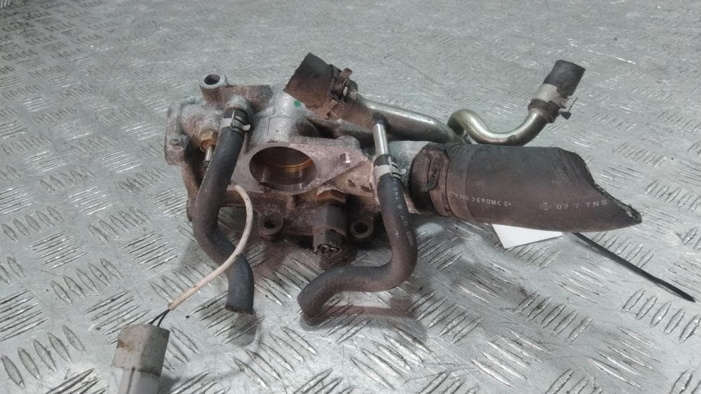Корпус термостата к Nissan  Serena C25 (05-12)