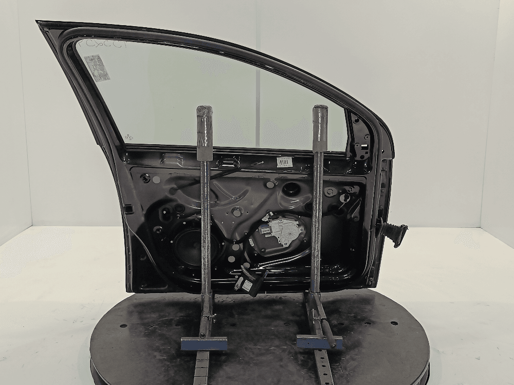 Дверь передняя левая к Volkswagen Golf 5 (03-09)