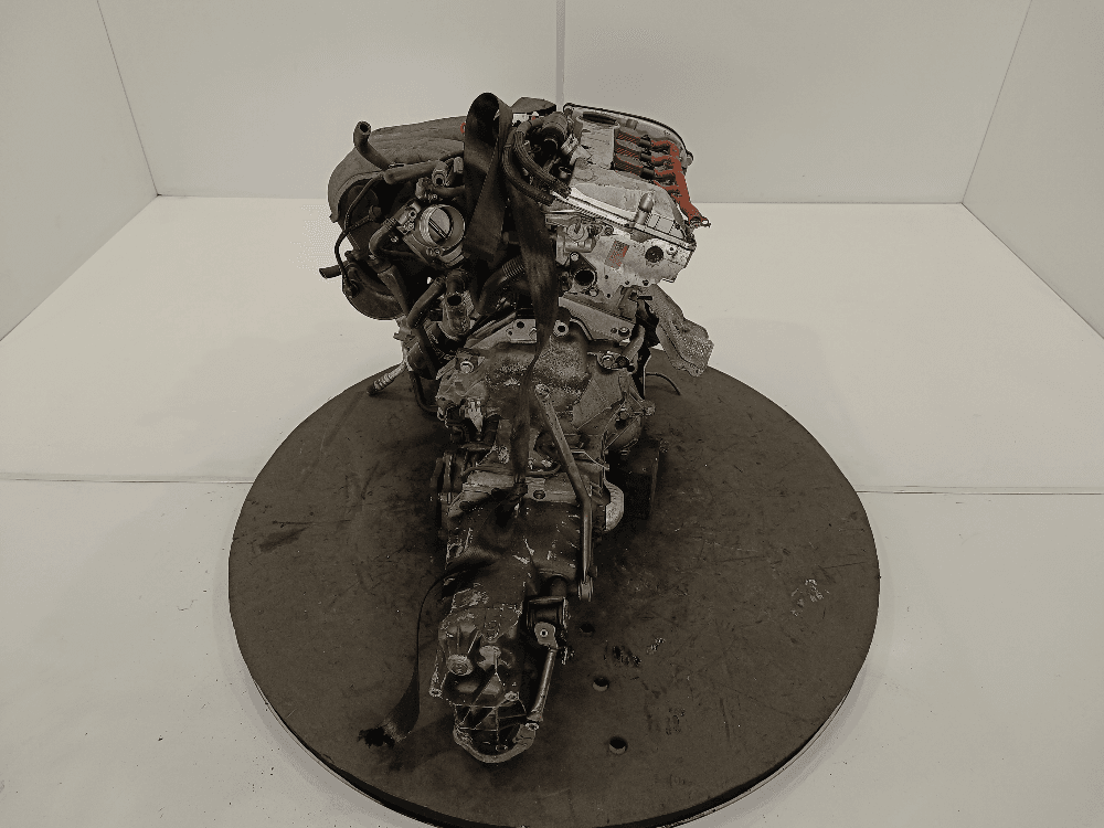 Двигатель к Audi A4 B7 (04-09)