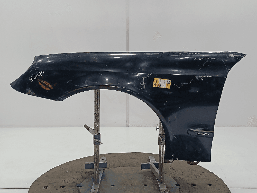Крыло переднее левое к Mercedes C Class W203/S203/CL203 (00-04)