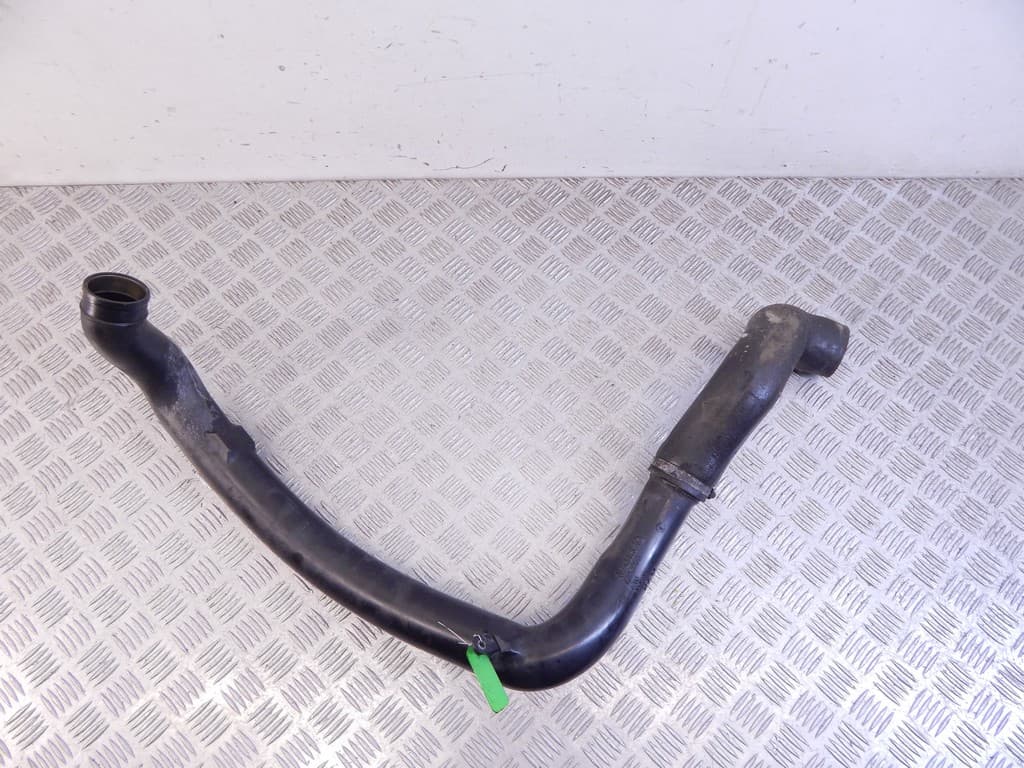 Патрубок интеркулера к Volvo V70 2 (00-05)