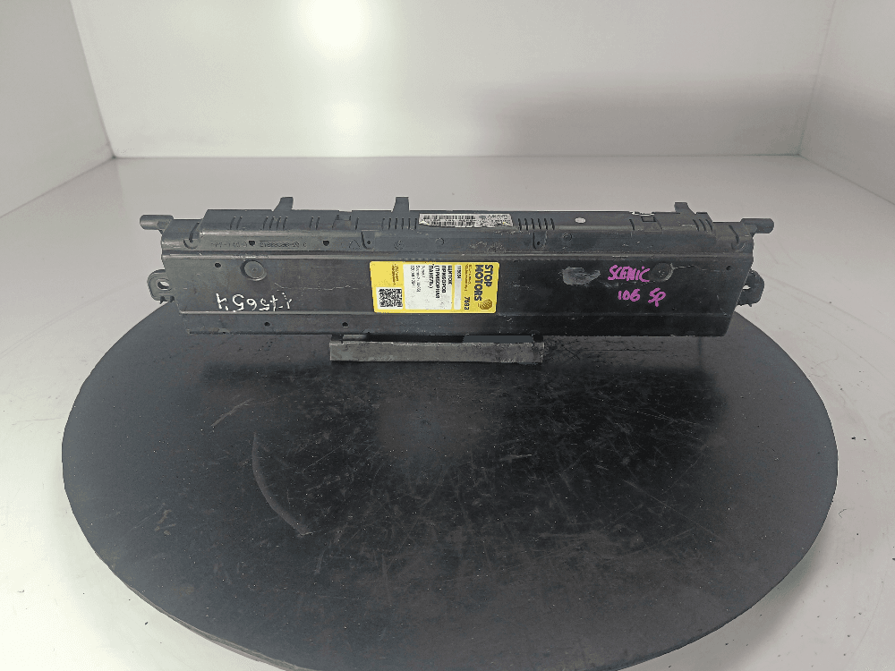 Щиток приборов (приборная панель) к Renault Scenic 2 (03-06)