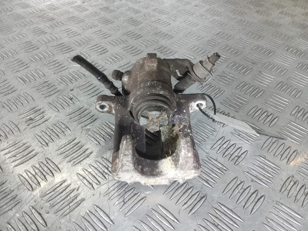 Суппорт задний правый к Volkswagen Golf 4 (97-06)