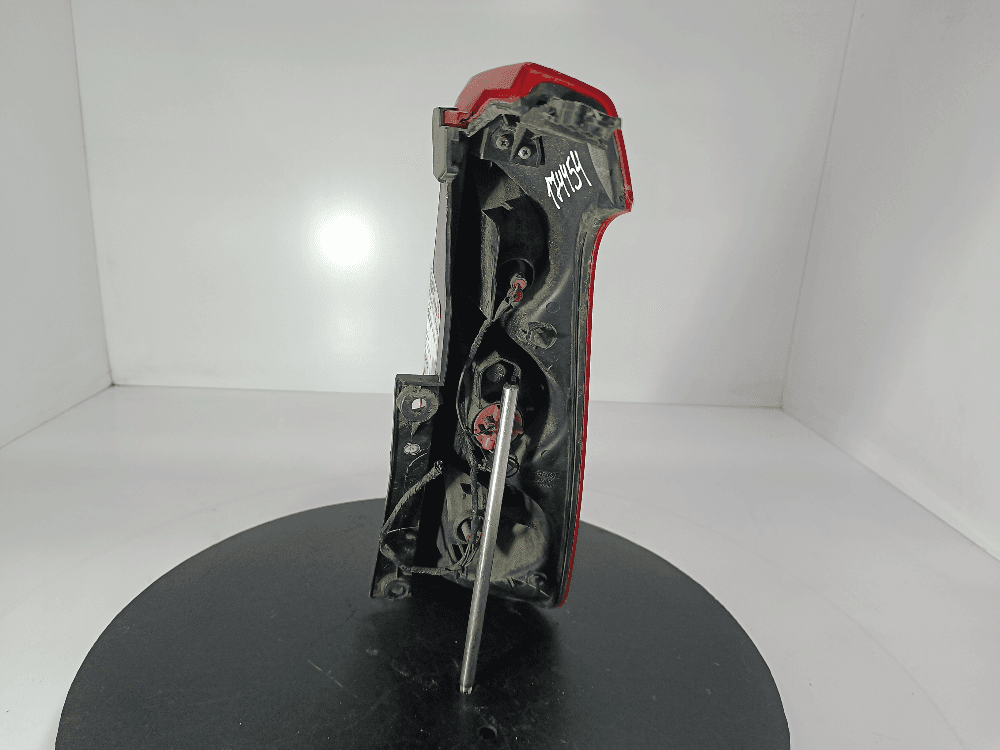 Фонарь задний левый к Nissan  Note E11 (05-09)