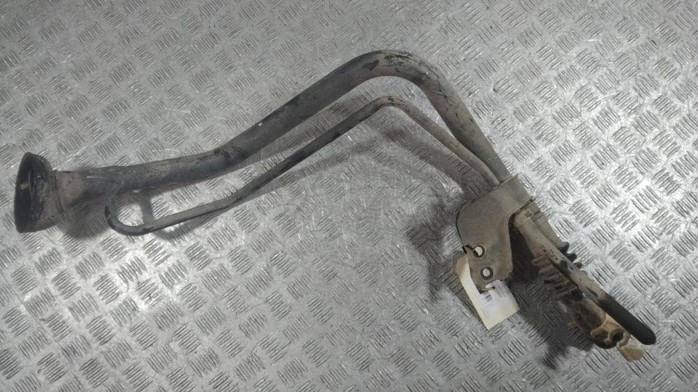 Горловина топливного бака к Nissan  Almera Tino (00-06)