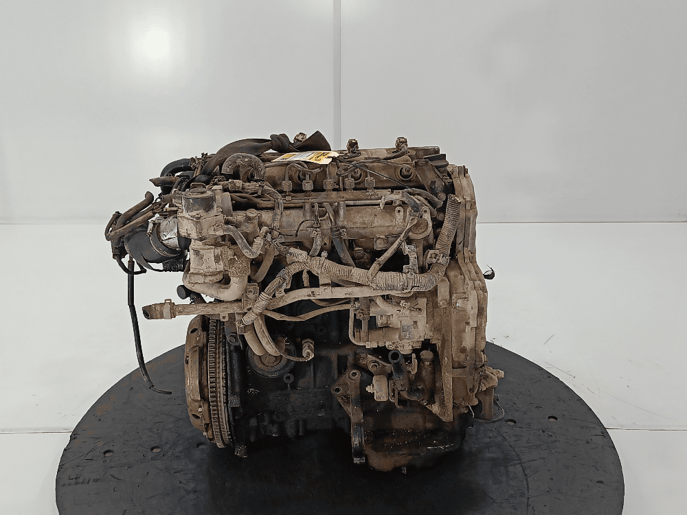 Двигатель к Nissan  Almera Tino (00-06)