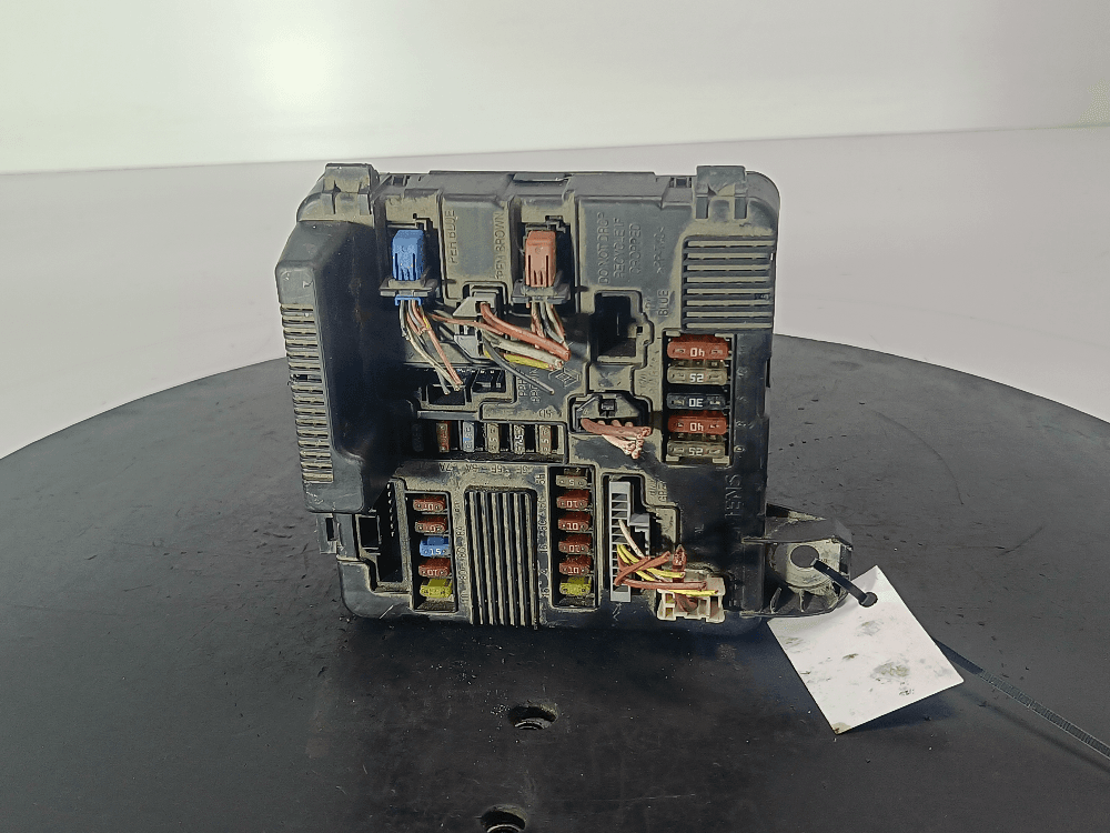 Блок предохранителей к Renault Megane 2 (02-06)