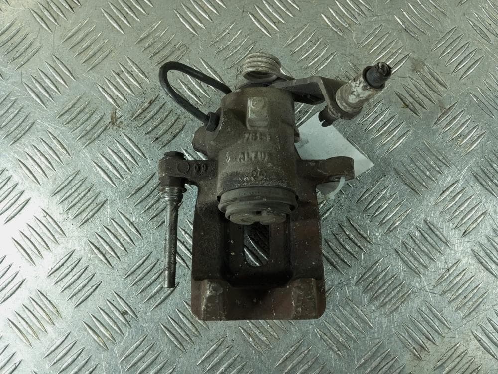 Суппорт задний правый к Citroen C4 1 (04-08)