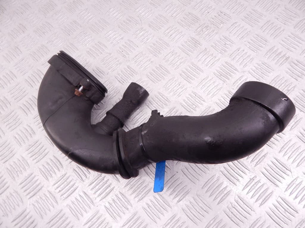 Патрубок интеркулера к BMW X5 E70 (06-10)