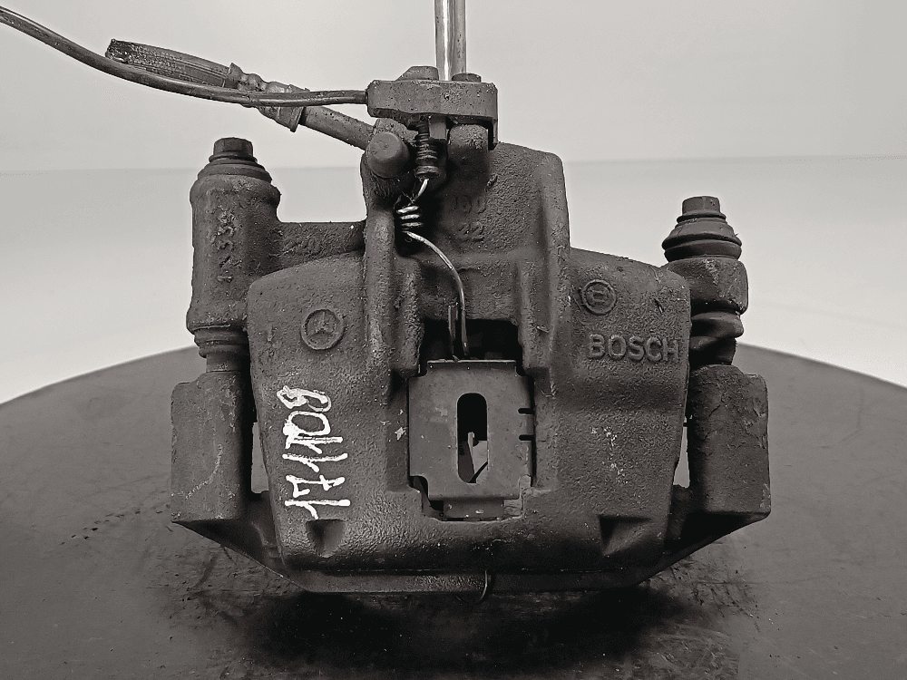 Суппорт передний правый к Mercedes Vito W638 (96-03)