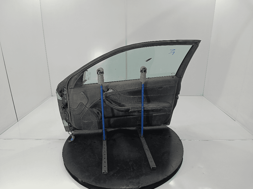 Дверь передняя правая к Mercedes C Class W203/S203/CL203 (00-04)