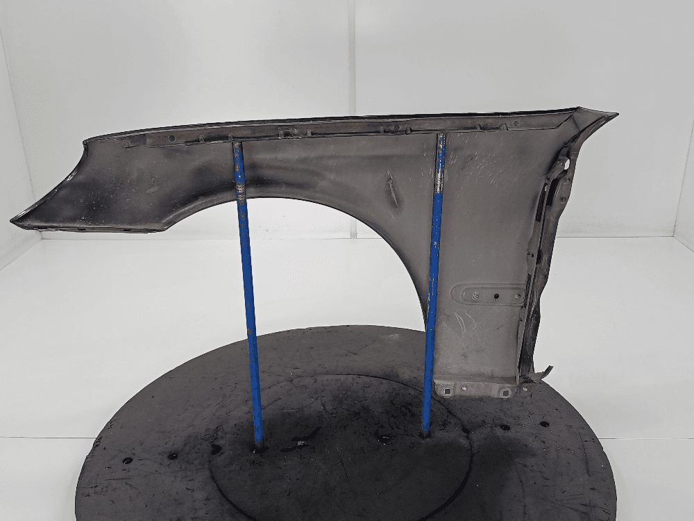 Крыло переднее правое к Mercedes C Class W203/S203/CL203 (00-04)