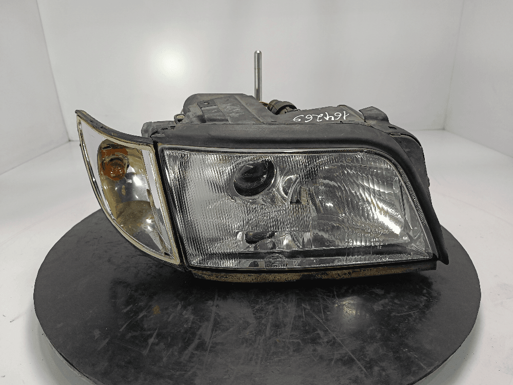 Фара правая к Audi A6 C4 (94-97)