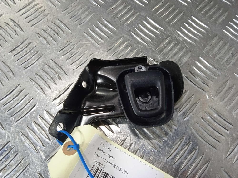 Кронштейн к Tesla Model X (15-21)