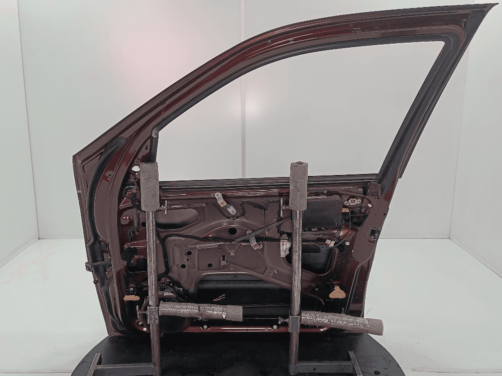 Дверь передняя правая к Mercedes ML W163 (97-01)