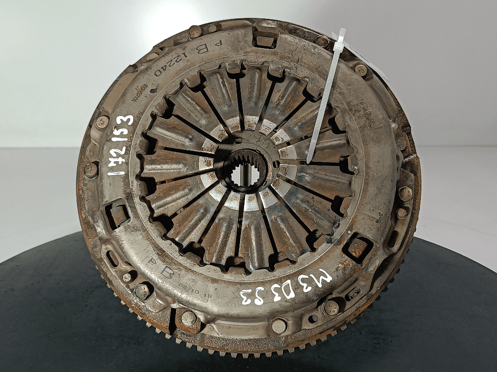 Маховик к Toyota Avensis 2 (03-06)