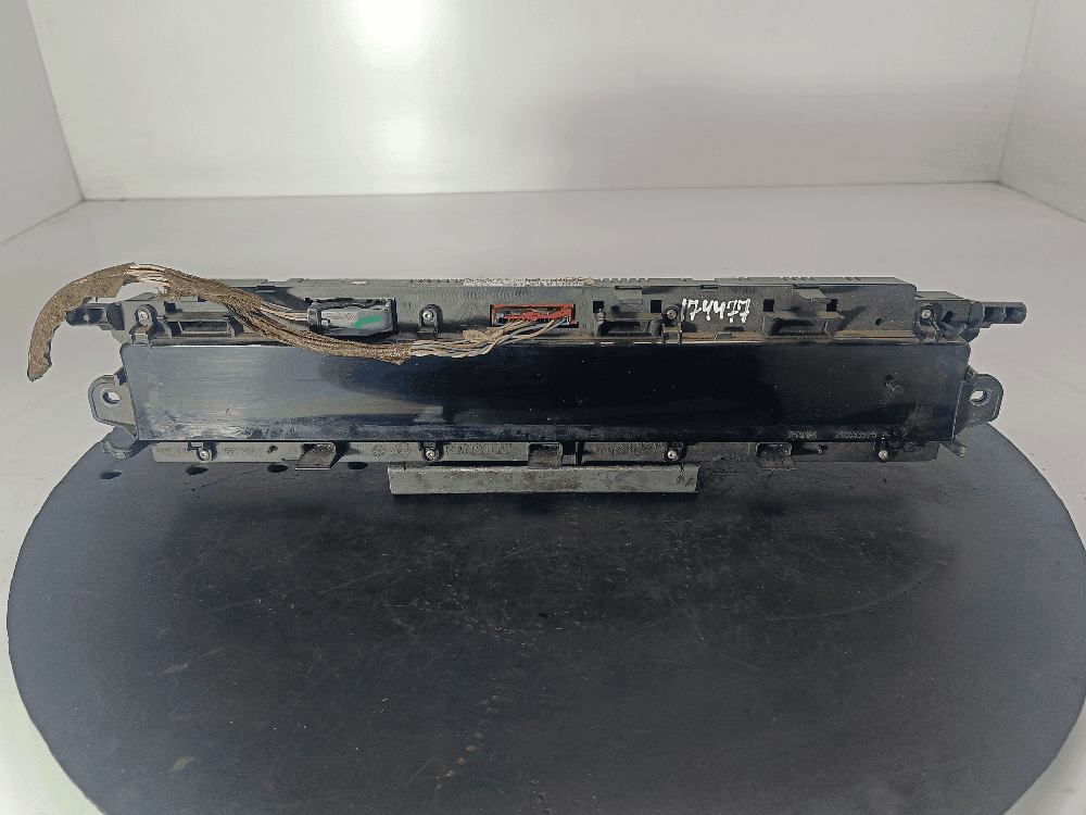 Щиток приборов (приборная панель) к Renault Scenic 2 (03-06)