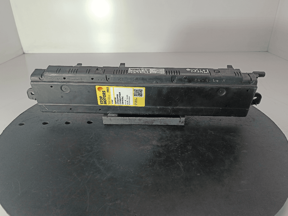 Щиток приборов (приборная панель) к Renault Scenic 2 (03-06)