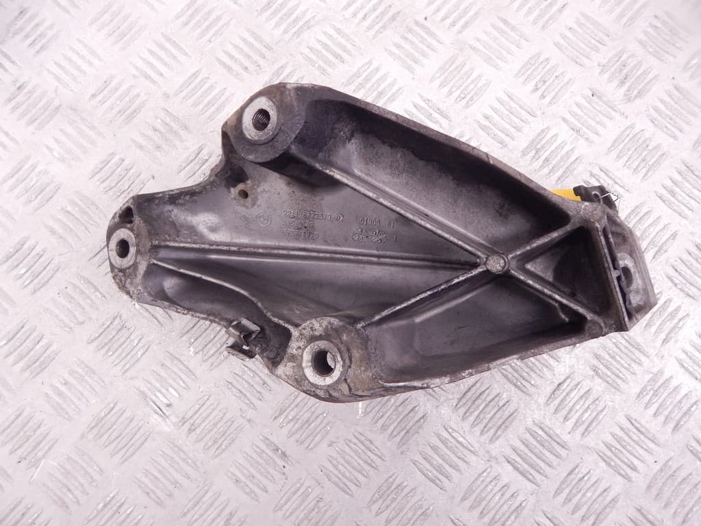 Кронштейн двигателя к BMW X5 E70 (06-10)