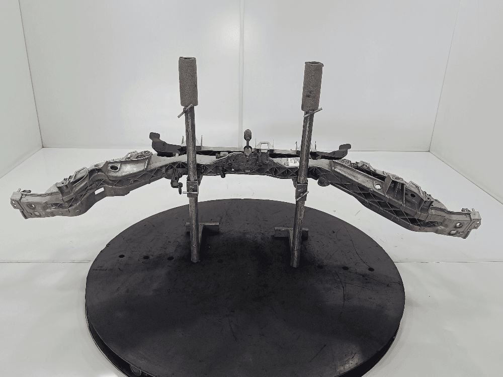 Передняя панель крепления облицовки (телевизор) к Ford C-Max 1 (03-07)