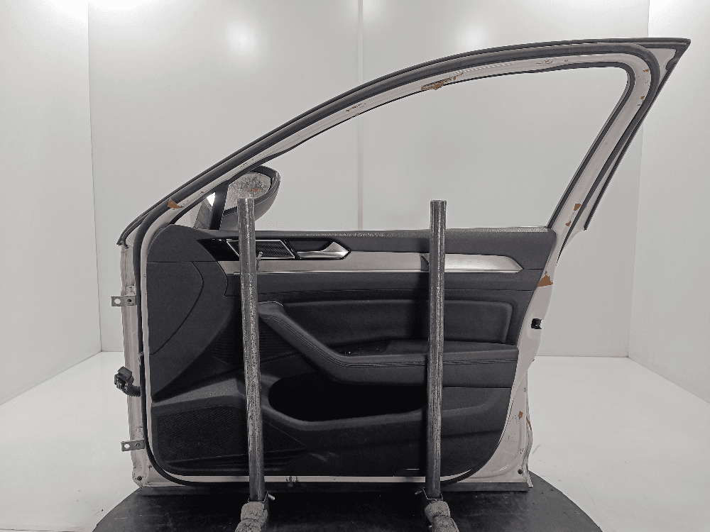 Дверь передняя правая к Volkswagen Passat B8 (14-19)