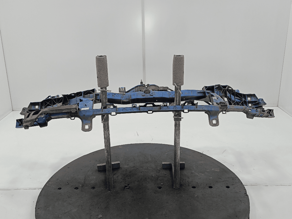 Передняя панель крепления облицовки (телевизор) к Ford Focus 2 (04-08)