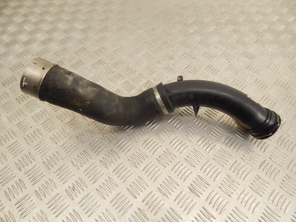 Патрубок интеркулера к BMW 1 F20/F21 (11-15)