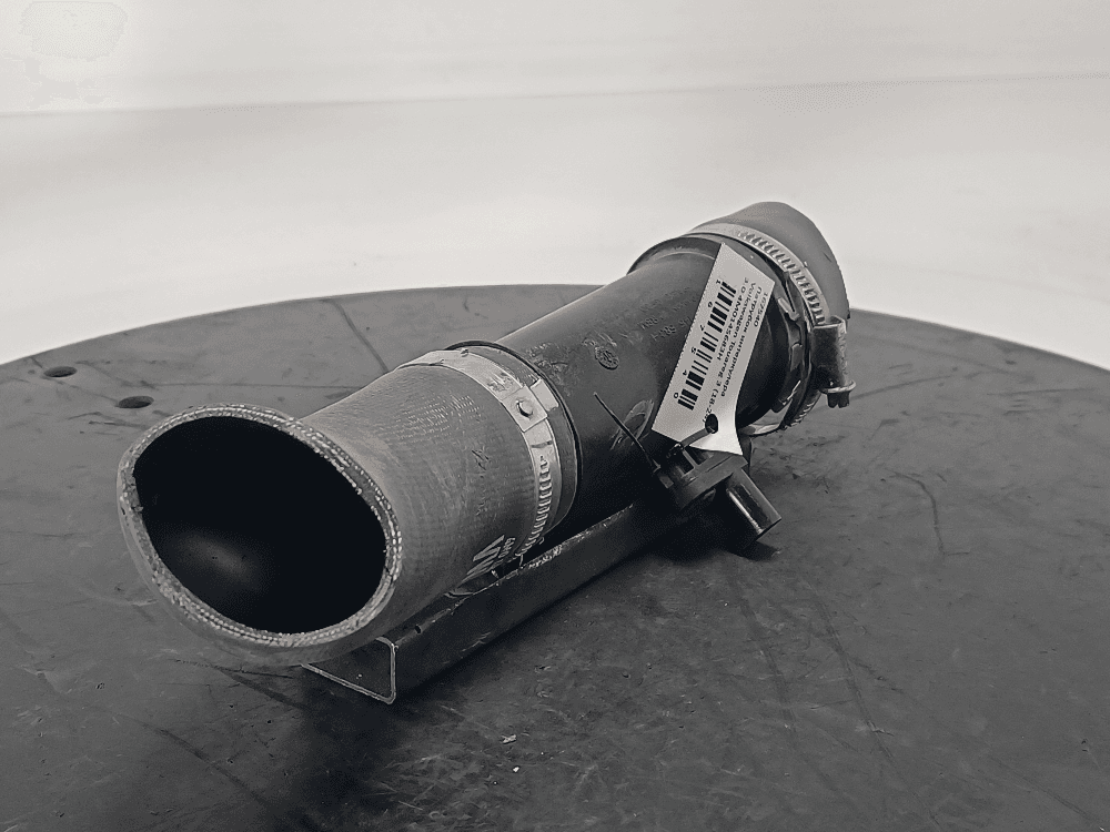 Патрубок интеркулера к Volkswagen Touareg 3 (18-24)