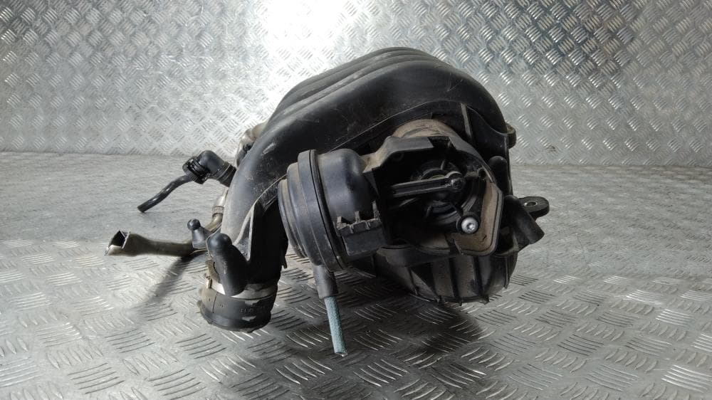 Коллектор впускной к Volkswagen Golf 5 (03-09)