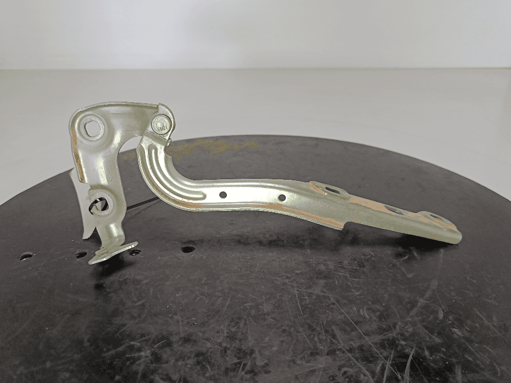 Петля капота правая к Opel Astra K Рестайлинг (19-21)