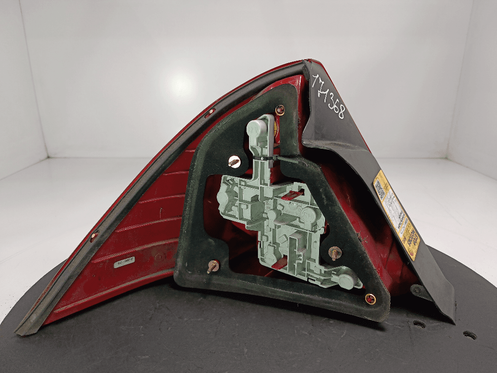 Фонарь задний правый к Ford Mondeo 3 (01-03)