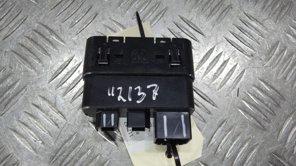 Разъем AUX / USB к Jeep Grand Cherokee WL (21-24)