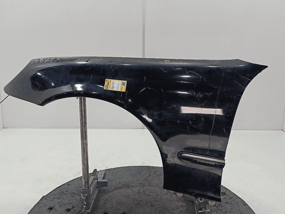 Крыло переднее левое к Mercedes C Class W203/S203/CL203 (00-04)