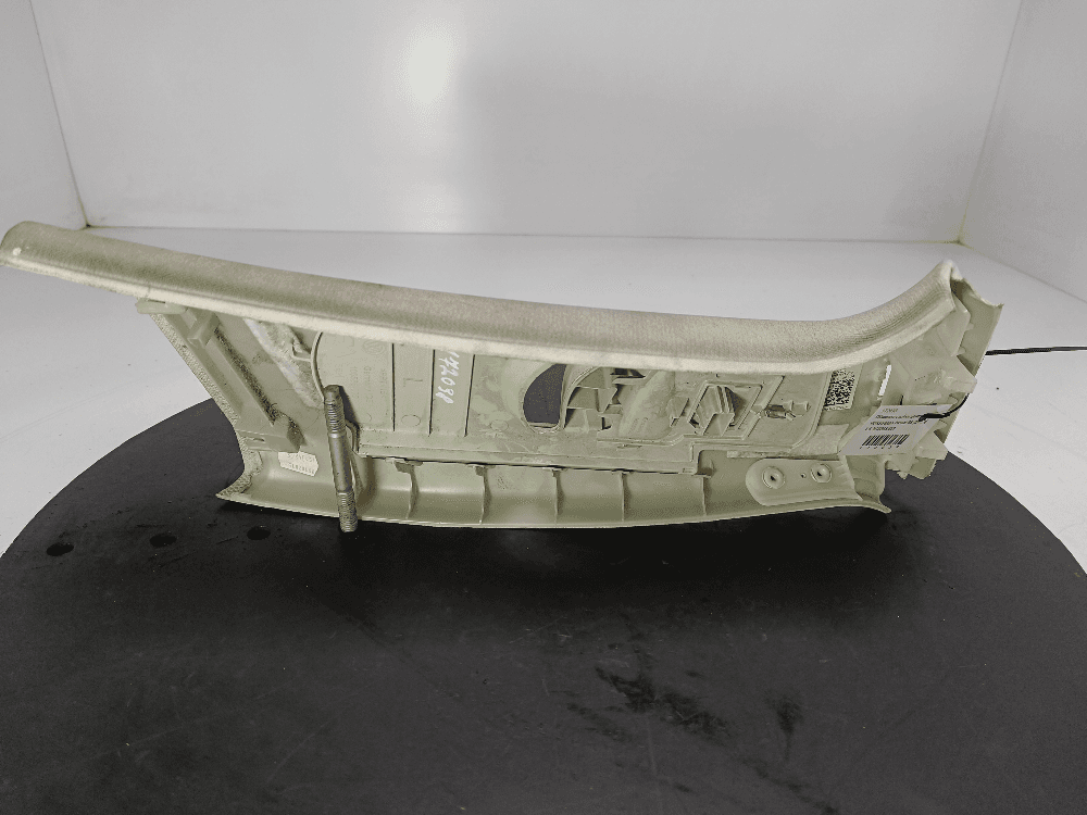 Обшивка стойки центральной левой к Volkswagen Passat B8 (14-19)