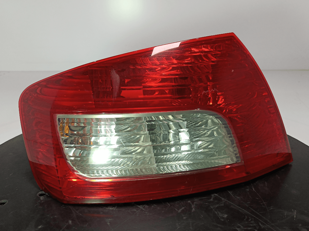 Фонарь задний левый к Peugeot 407 (04-11)