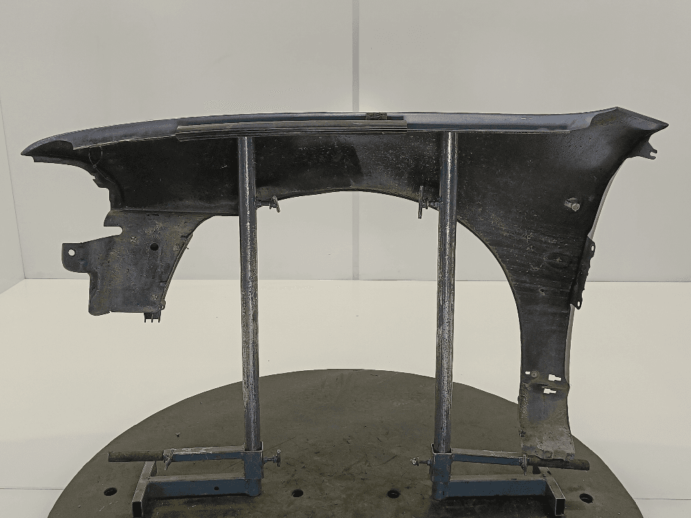 Крыло переднее правое к Audi A4 B5 (94-99)