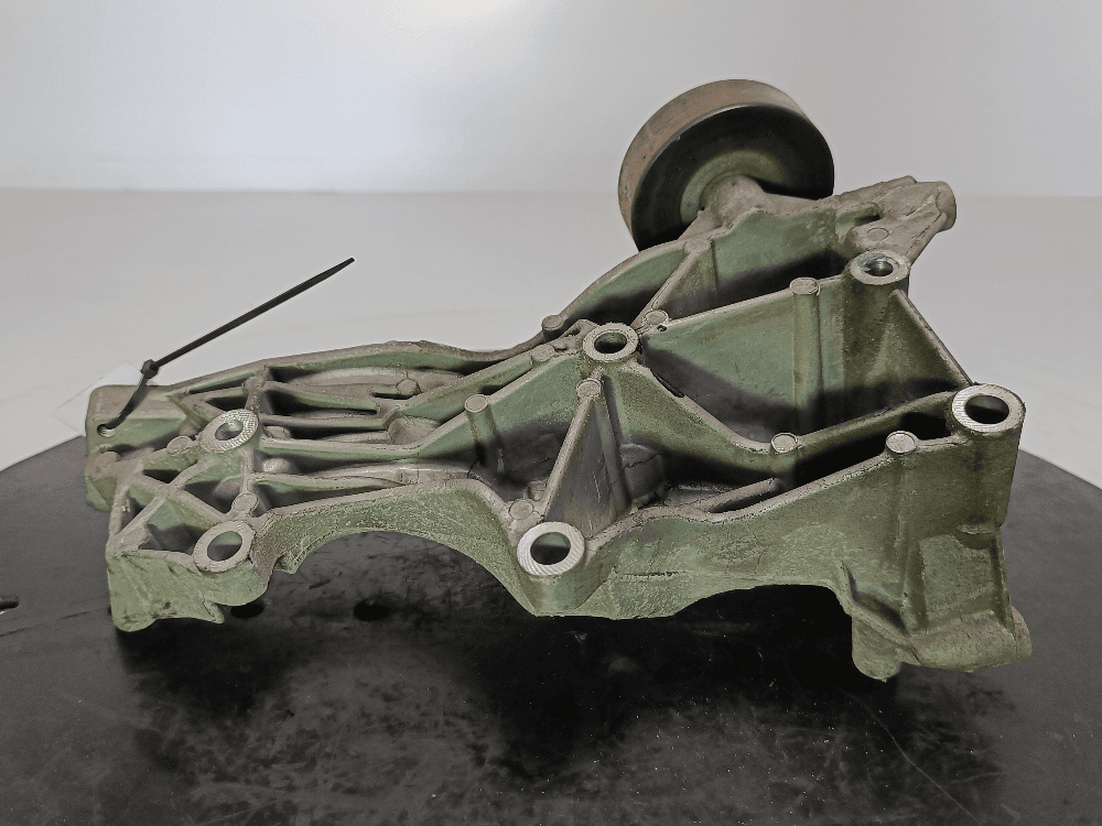 Кронштейн генератора к Audi A4 B7 (04-09)