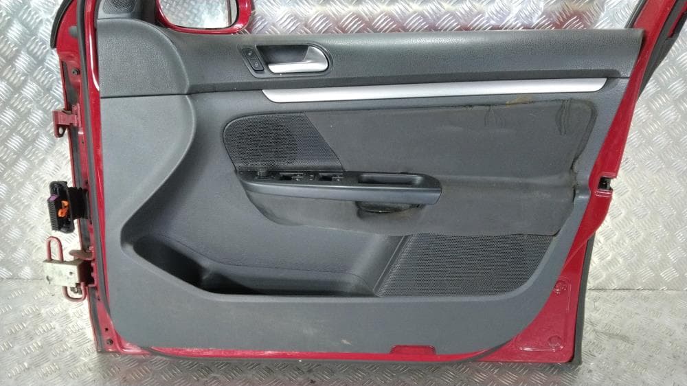 Дверь передняя правая к Volkswagen Golf 5 (03-09)