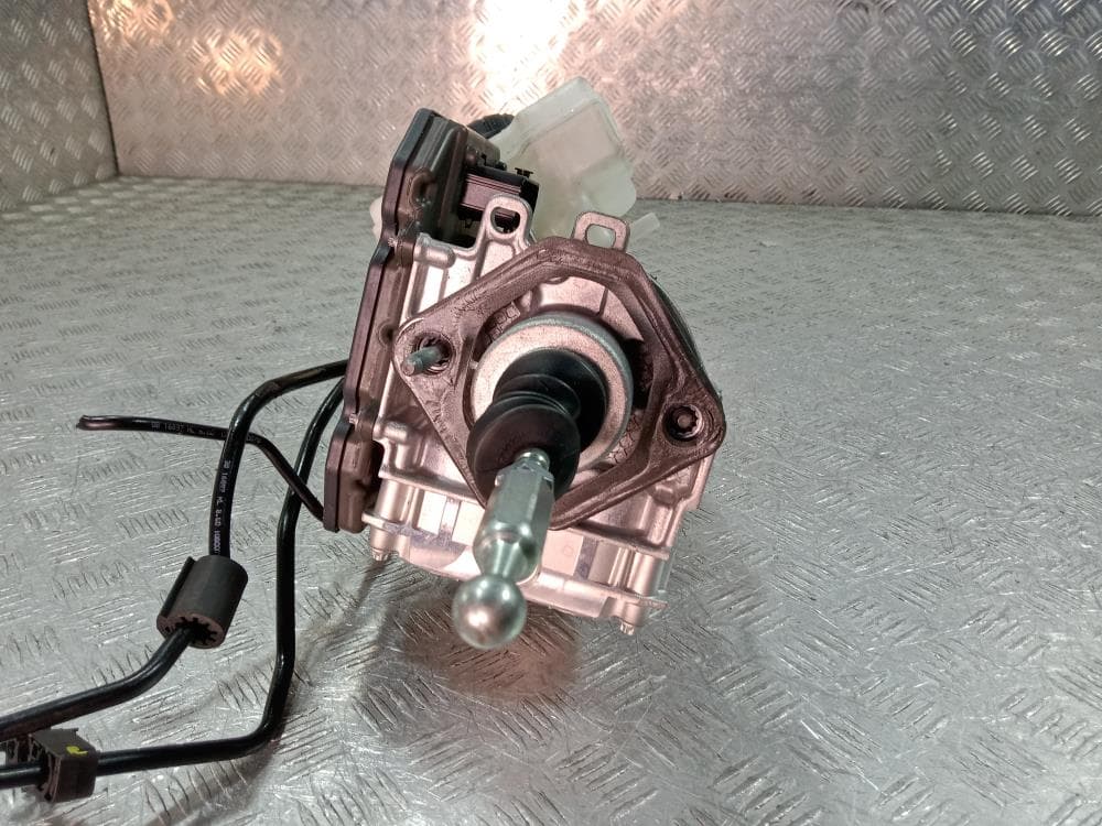 Цилиндр тормозной главный к Lamborghini Urus (18-24)