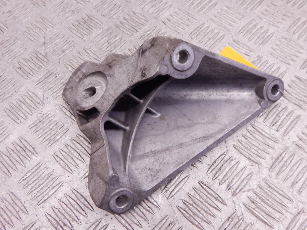 Кронштейн двигателя к BMW 6 E63/E64 (03-07)