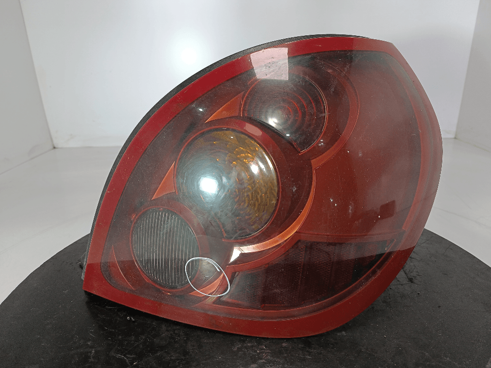 Фонарь задний правый к Nissan  Almera N16 (00-03)